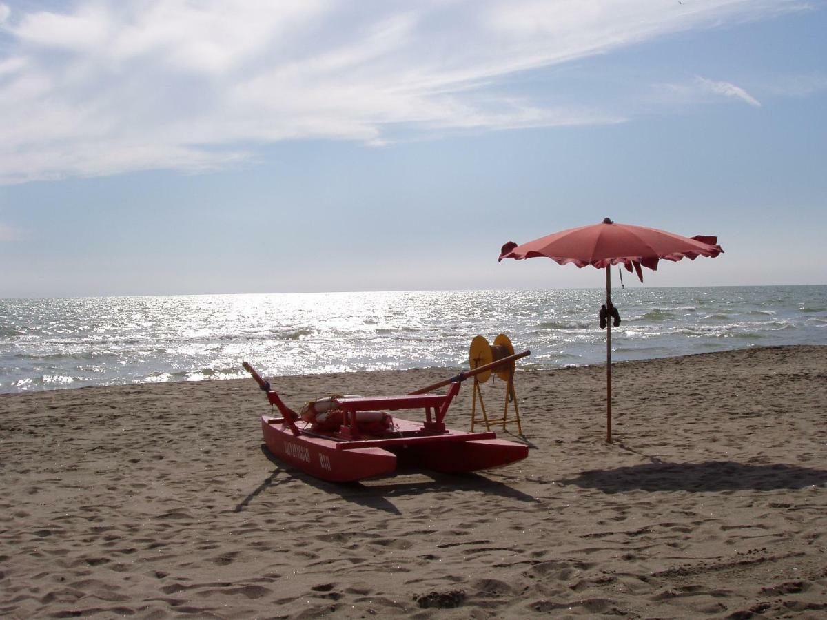 Fregene Summer Beach Fregenae Exterior photo
